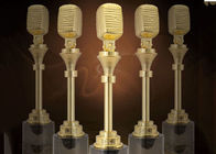 Τρόπαιο βραβείων μουσικής σχεδίου μικροφώνων για τη μουσική υπηρεσία συνήθειας ανταγωνισμού διαθέσιμη