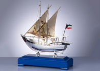 Ξύλινο πρότυπο βαρκών αναμνηστικών/ψαριών βάσεων αραβικό πολιτιστικό με τη σημαία συνήθειας