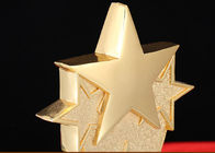 Χρυσό ασημένιο εξατομικευμένο χαλκός φλυτζάνι τροπαίων 330mm ύψος με το τρισδιάστατο χαραγμένο αστέρι