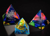 τρισδιάστατα χαραγμένα κρυστάλλου τροπαίων βραβεία γυαλιού φλυτζανιών ζωηρόχρωμα ως αναμνηστικά ανταγωνισμού