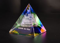 τρισδιάστατα χαραγμένα κρυστάλλου τροπαίων βραβεία γυαλιού φλυτζανιών ζωηρόχρωμα ως αναμνηστικά ανταγωνισμού